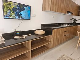 Super Cute Flat on 5th Ave in PdC Steps From Beach