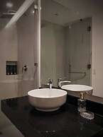 Super Cute Flat on 5th Ave in PdC Steps From Beach