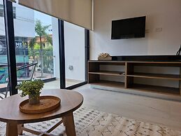Super Cute Flat on 5th Ave in PdC Steps From Beach