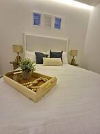 Super Cute Flat on 5th Ave in PdC Steps From Beach