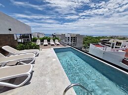 Super Cute Flat on 5th Ave in PdC Steps From Beach