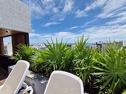 Super Cute Flat on 5th Ave in PdC Steps From Beach