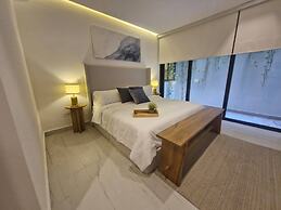 Super Cute Flat on 5th Ave in PdC Steps From Beach