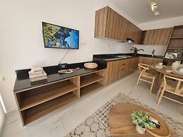 Super Cute Flat on 5th Ave in PdC Steps From Beach