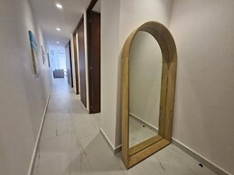 Super Cute Flat on 5th Ave in PdC Steps From Beach