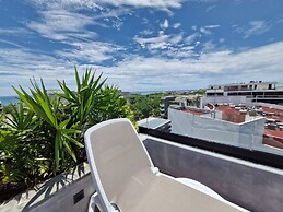 Super Cute Flat on 5th Ave in PdC Steps From Beach