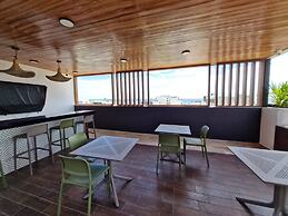 Super Cute Flat on 5th Ave in PdC Steps From Beach