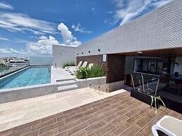 Super Cute Flat on 5th Ave in PdC Steps From Beach