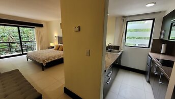 Very Good Vibes Apartmen in Pdc, Steps From Beach