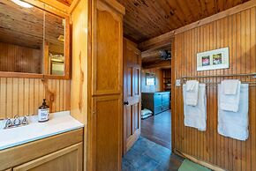 Heart Soul Log Cabin Sanctuary w Walking Trails