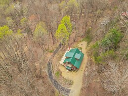 Heart Soul Log Cabin Sanctuary w Walking Trails