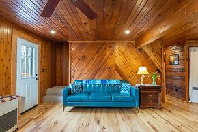 Heart Soul Log Cabin Sanctuary w Walking Trails
