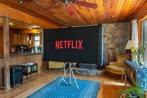 Heart Soul Log Cabin Sanctuary w Walking Trails