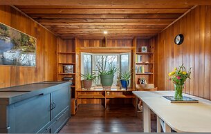 Heart Soul Log Cabin Sanctuary w Walking Trails