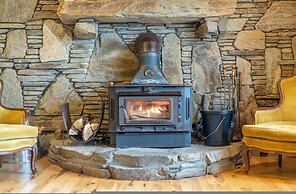 Heart Soul Log Cabin Sanctuary w Walking Trails