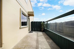 Cozy 2BR Mountain View Private Deck
