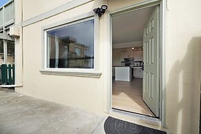 Cozy 2BR Mountain View Private Deck