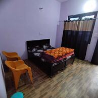 Aditya Guest House And Restaurant