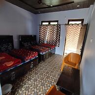 Aditya Guest House And Restaurant