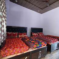 Aditya Guest House And Restaurant