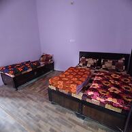 Aditya Guest House And Restaurant