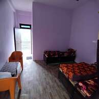 Aditya Guest House And Restaurant