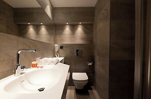 Hotel Chi