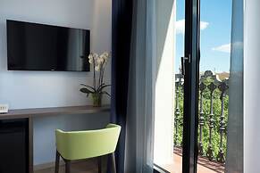Hotel Chi