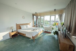 Amazing French VILLA Hoan Kiem Lake