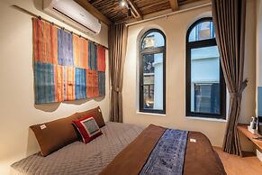 Amazing French VILLA Hoan Kiem Lake