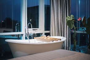 Amazing French VILLA Hoan Kiem Lake