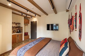 Amazing French VILLA Hoan Kiem Lake