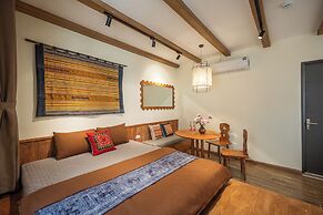 Amazing French VILLA Hoan Kiem Lake