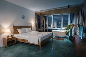 Amazing French VILLA Hoan Kiem Lake