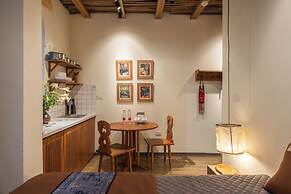 Amazing French VILLA Hoan Kiem Lake