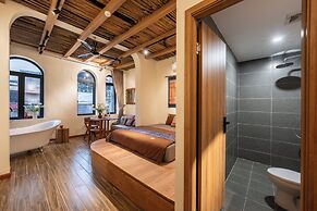 Amazing French VILLA Hoan Kiem Lake