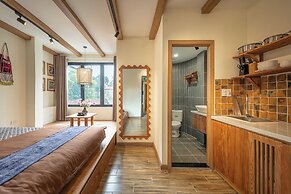 Amazing French VILLA Hoan Kiem Lake