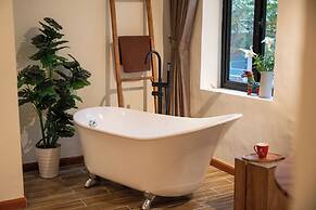 Amazing French VILLA Hoan Kiem Lake