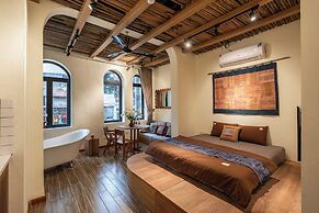 Amazing French VILLA Hoan Kiem Lake