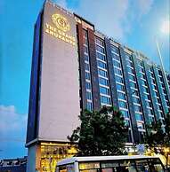 Skyline luxury in pink city