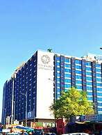 Skyline luxury in pink city