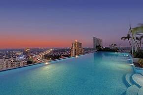 Skyline luxury in pink city