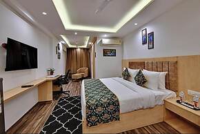 Skyline luxury in pink city