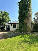 Charming Farm Cottage, Relax & Recharge