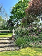 Charming Farm Cottage, Relax & Recharge