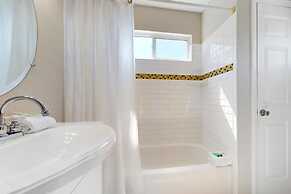 Rileys Retreat - 3BR 2BA Home With Private Pool and Gas Grill!