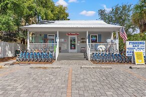 Rileys Retreat - 3BR 2BA Home With Private Pool and Gas Grill!