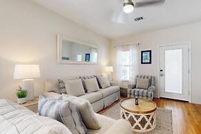 Rileys Retreat - 3BR 2BA Home With Private Pool and Gas Grill!