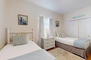 Rileys Retreat - 3BR 2BA Home With Private Pool and Gas Grill!