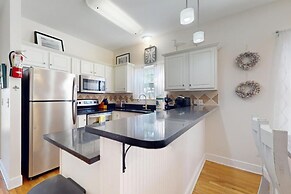 Rileys Retreat - 3BR 2BA Home With Private Pool and Gas Grill!